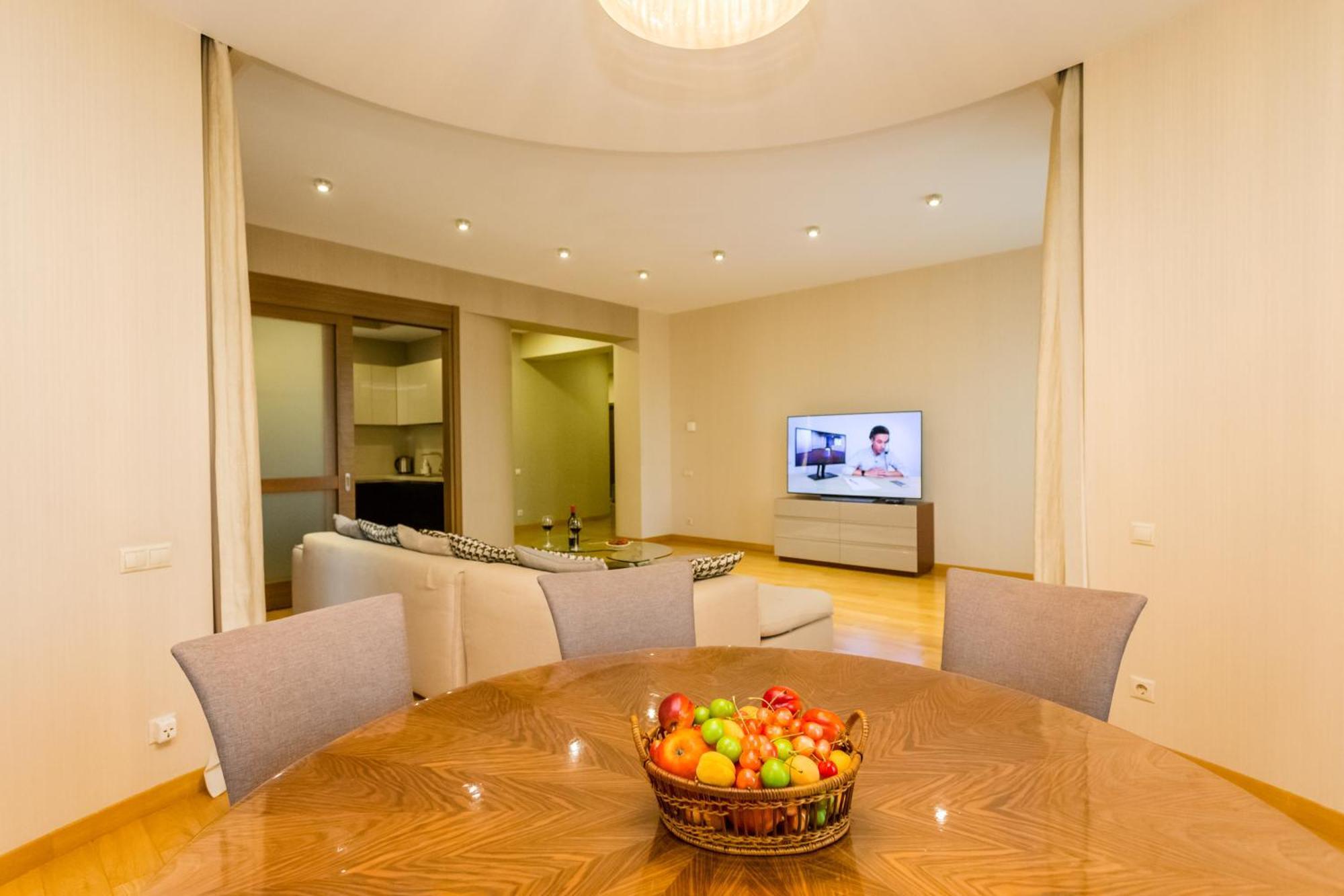 New Age Living Apartment Tbilisi ภายนอก รูปภาพ